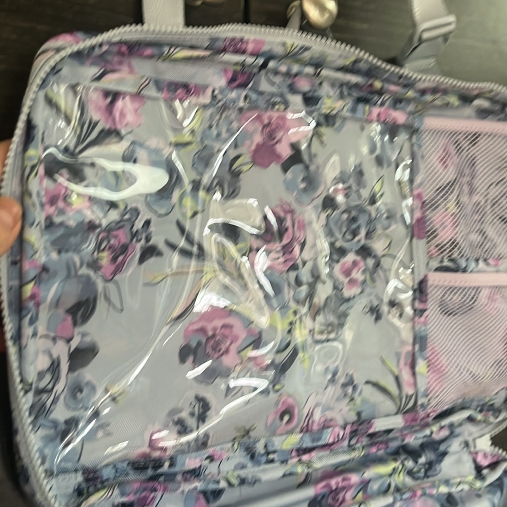 Sold‼️‼️ Like New Vera Bradley Blue & Lilac Rose Hanging Toiletries Travel Bag - Picture 4 of 12